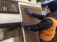 水戸市　M様邸　雨戸塗装（ケレン・下塗り・中塗り・上塗り）